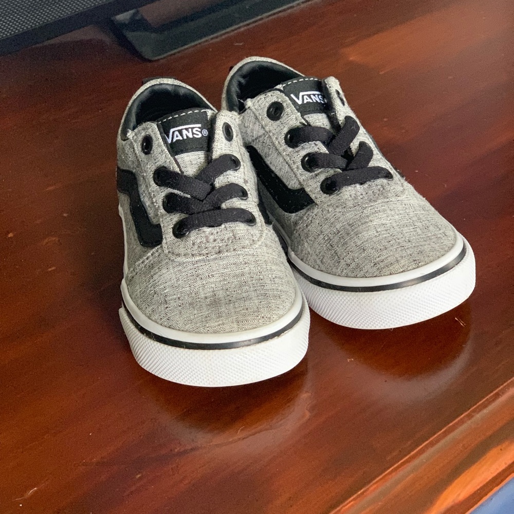 Vans - Picture 3 of 4